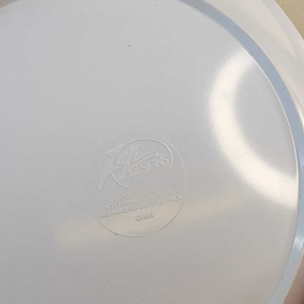 Vintage 2000 McDonald's Holiday Plate with Santa and Friends - Picture 2 of 2